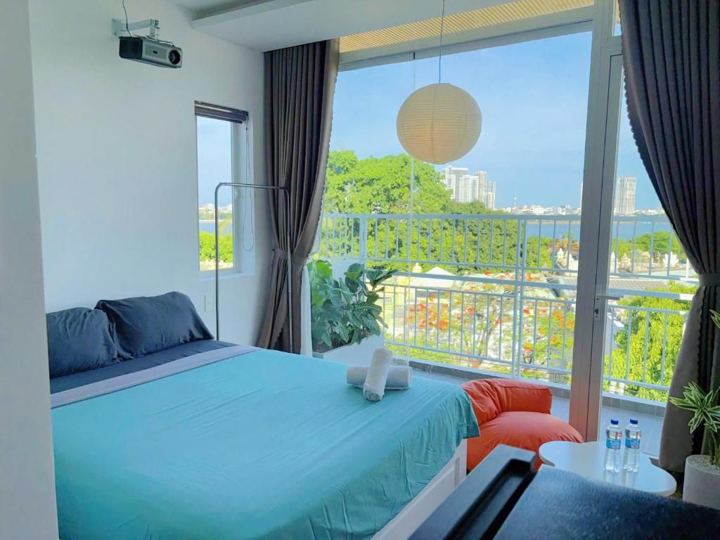 Review chi tiết Corgi House Danang