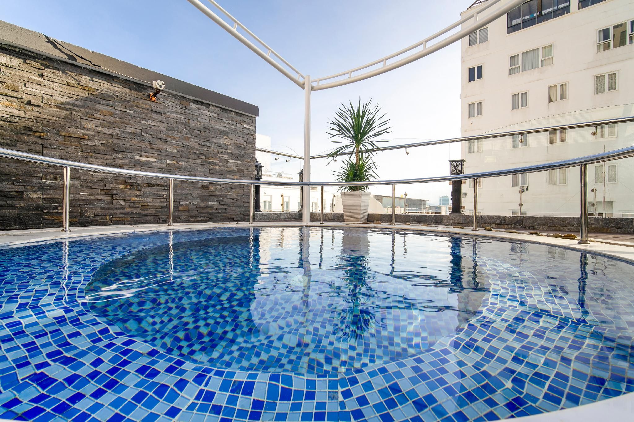Orchide’es Ocean Hotel Review Chi Tiết 2026 – Trải Nghiệm Lưu Trú Gần Biển Đà Nẵng