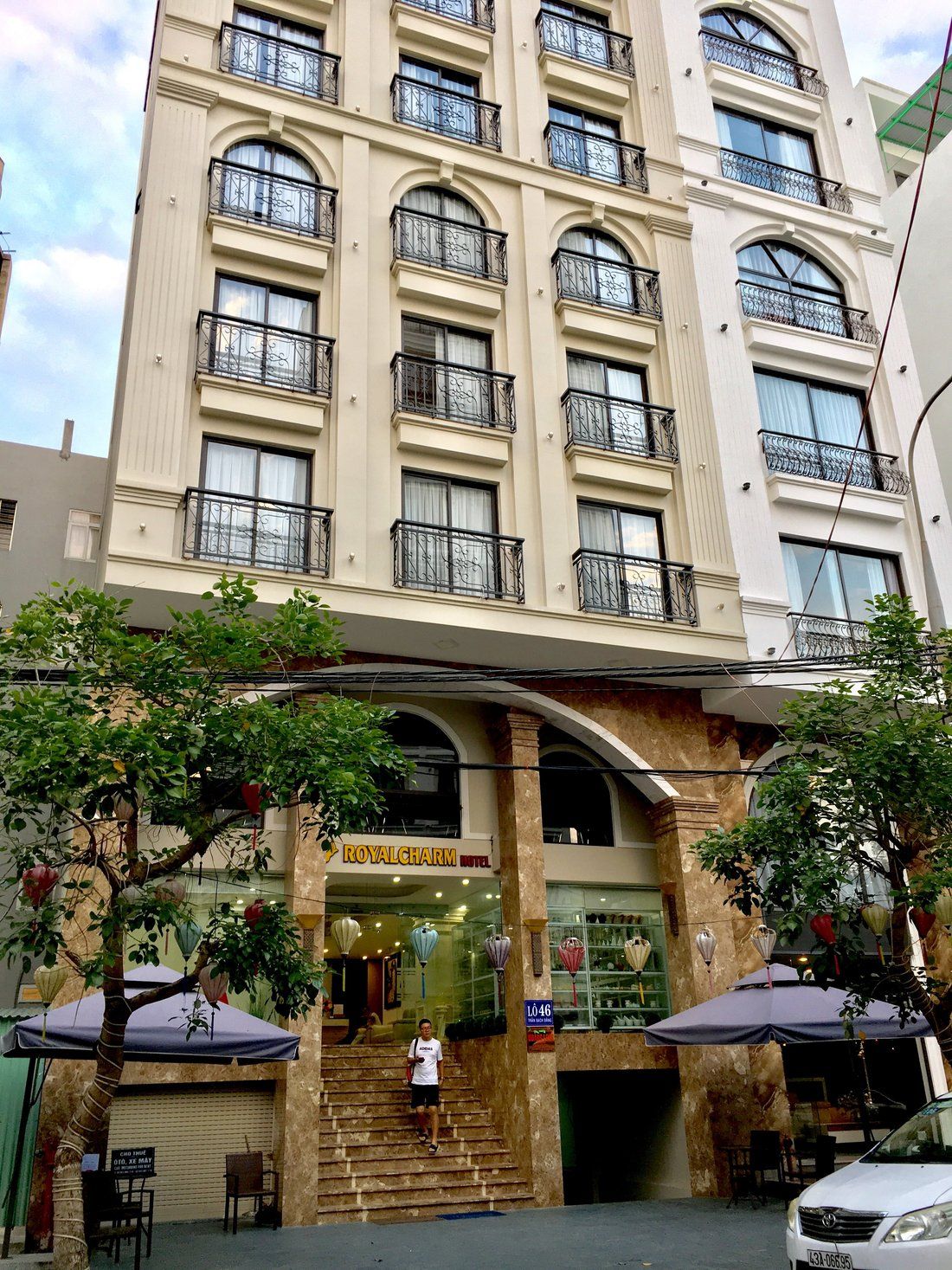 Royal Charm Hotel Review 2026 – Đánh Giá Chi Tiết Khách Sạn Gần Biển Mỹ Khê Đà Nẵng