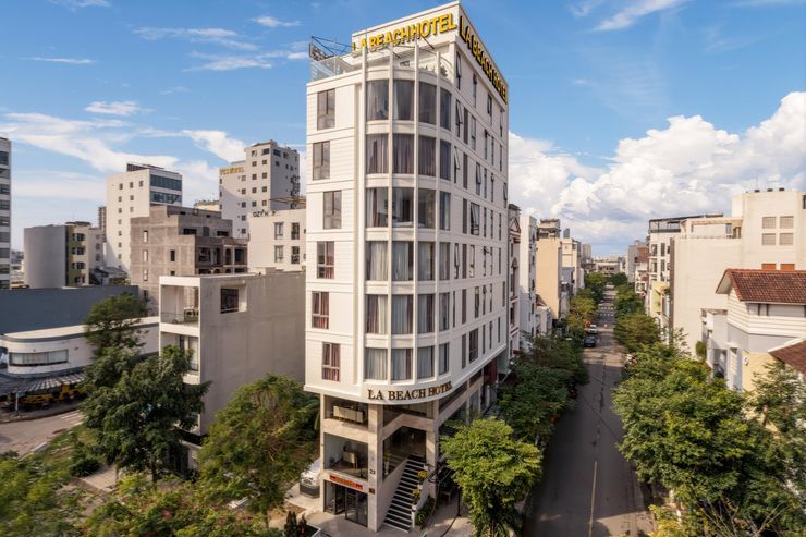 La Beach Hotel Review 2026: Trải Nghiệm Lưu Trú Gần Biển Đà Nẵng Có Gì Đáng Chú Ý?