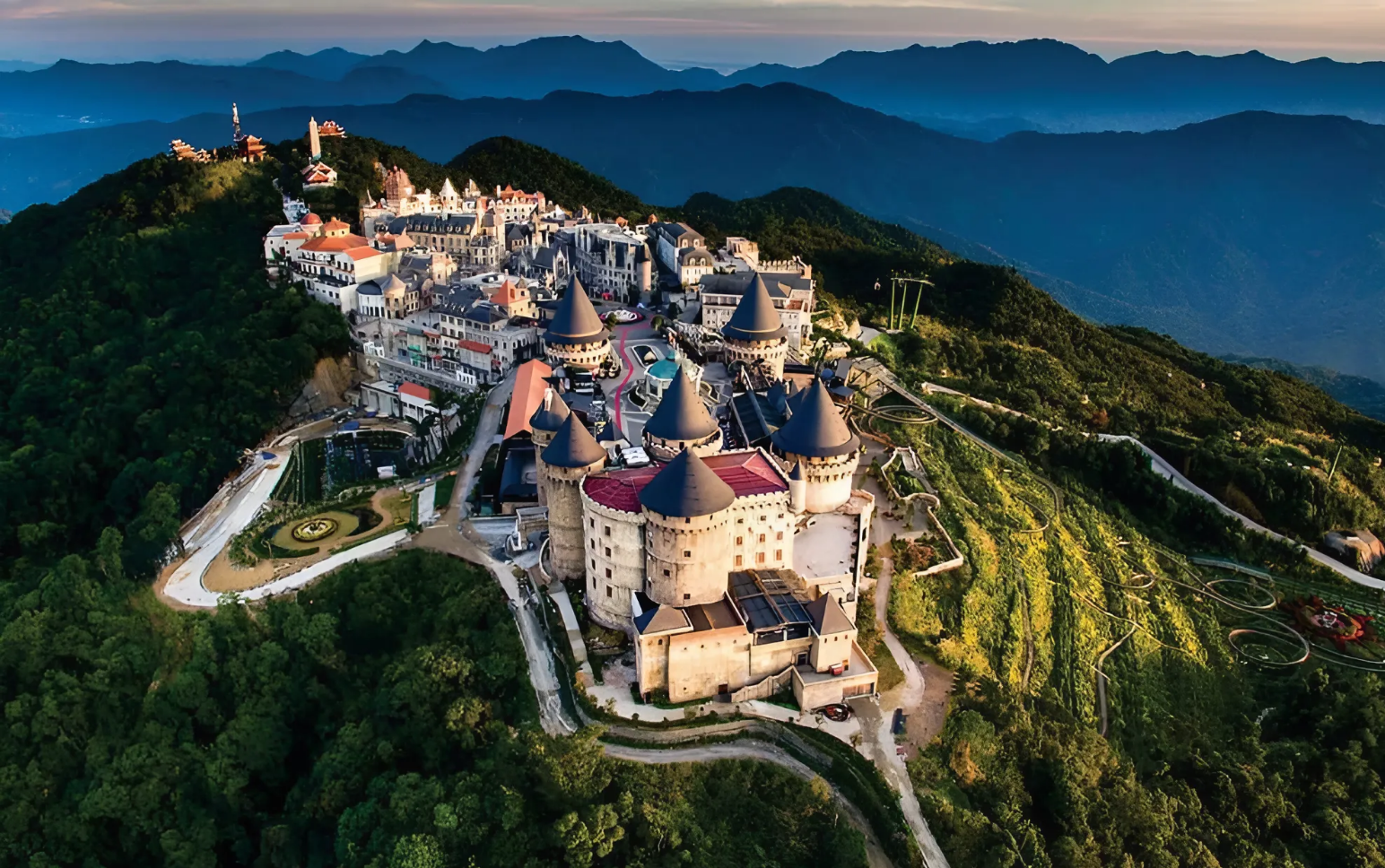 Kinh nghiệm tham quan Bà Nà Hills: Hành trình khám phá thế giới cổ tích giữa lòng Đà Nẵng