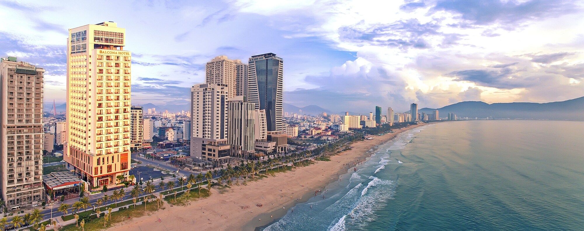 Balcona Hotel Da Nan Review Chi Tiết: Trải Nghiệm Lưu Trú Sát Biển Có Gì Đáng Chú Ý?