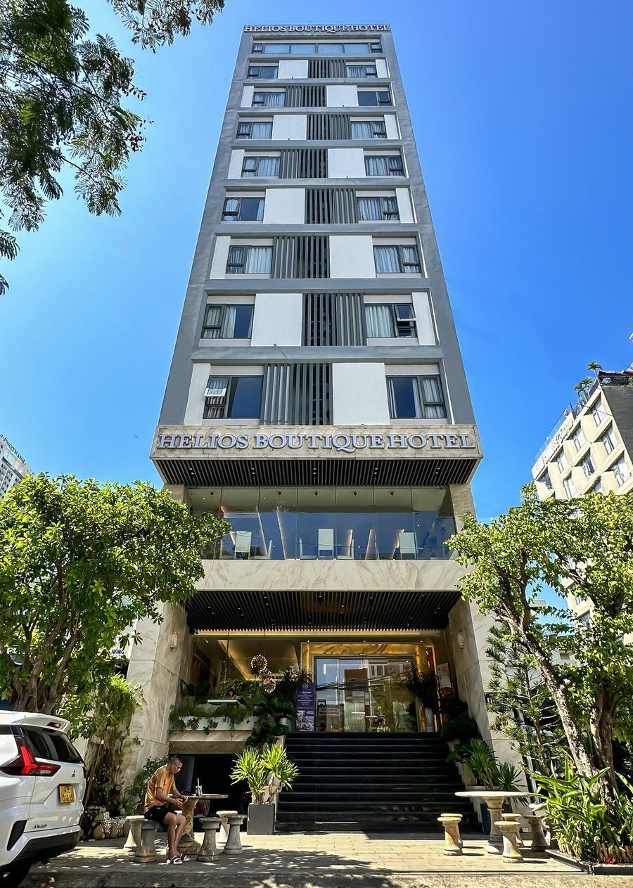 Helios Boutique Hotel & Spa Review Chi Tiết: Trải Nghiệm Lưu Trú Gần Biển Mỹ Khê Có Gì Đặc Biệt?