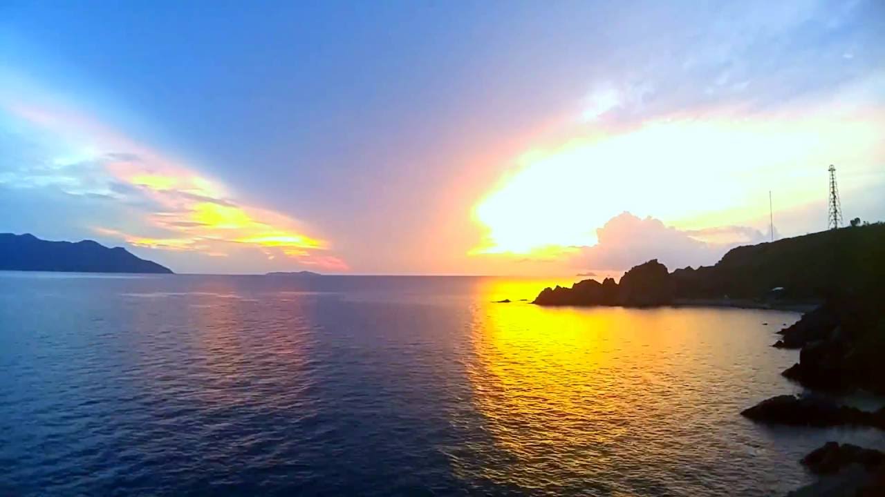 Biển Đà Nẵng: Vẻ Đẹp Biển Xanh Gọi Mời Những Tâm Hồn Yêu Xê Dịch