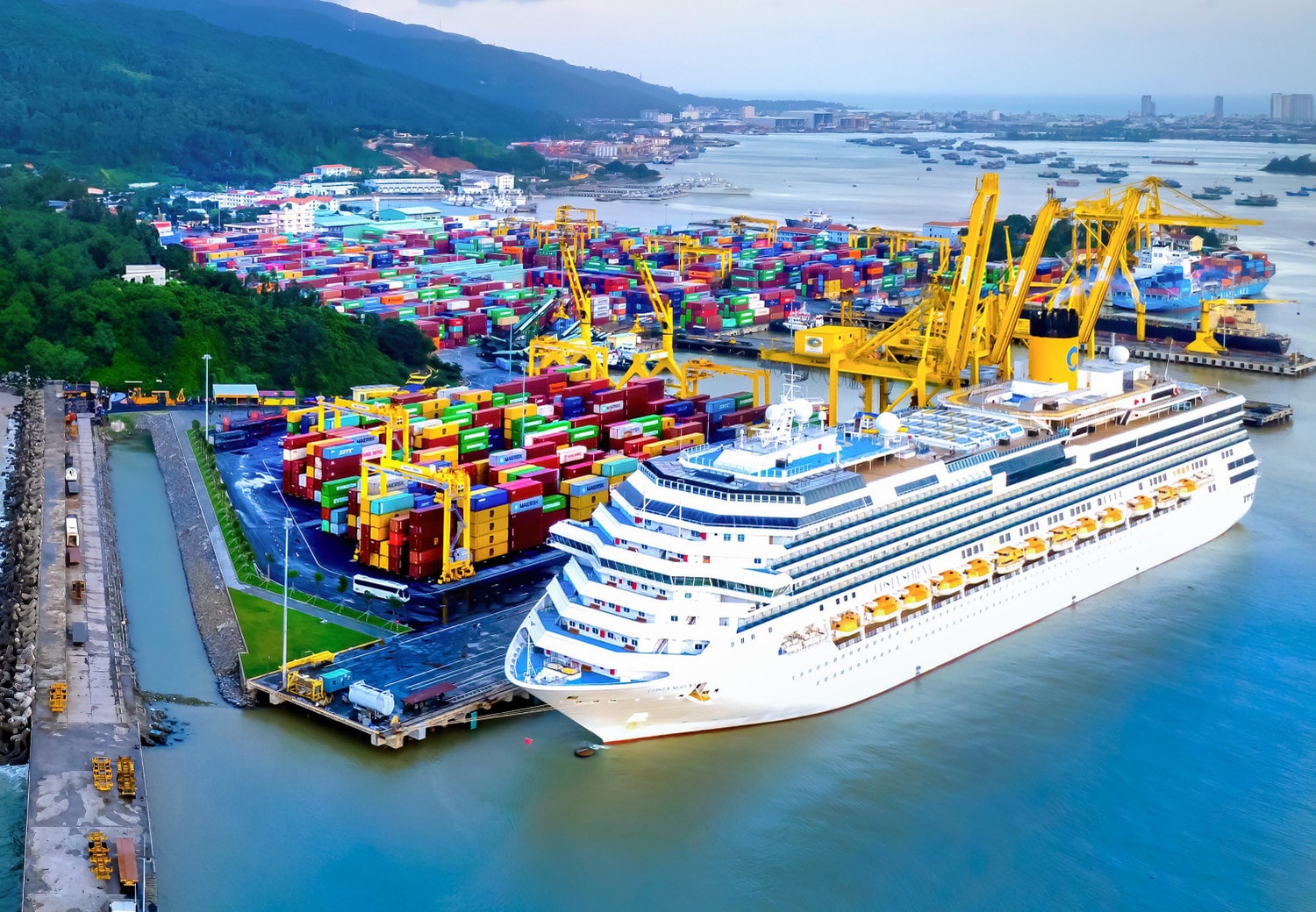 Cảng Tiên Sa Đà Nẵng nơi giao thoa biển trời và nhịp sống cảng biển