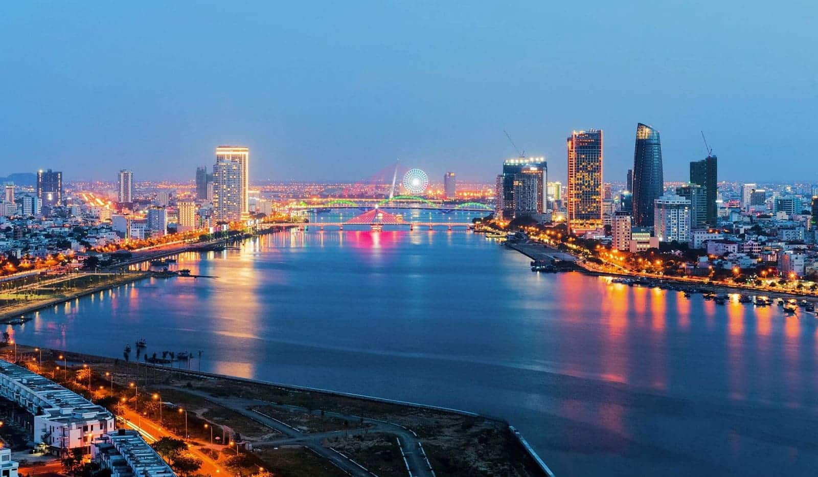 Cầu sông Hàn xoay biểu tượng chuyển động giữa lòng thành phố biển Đà Nẵng