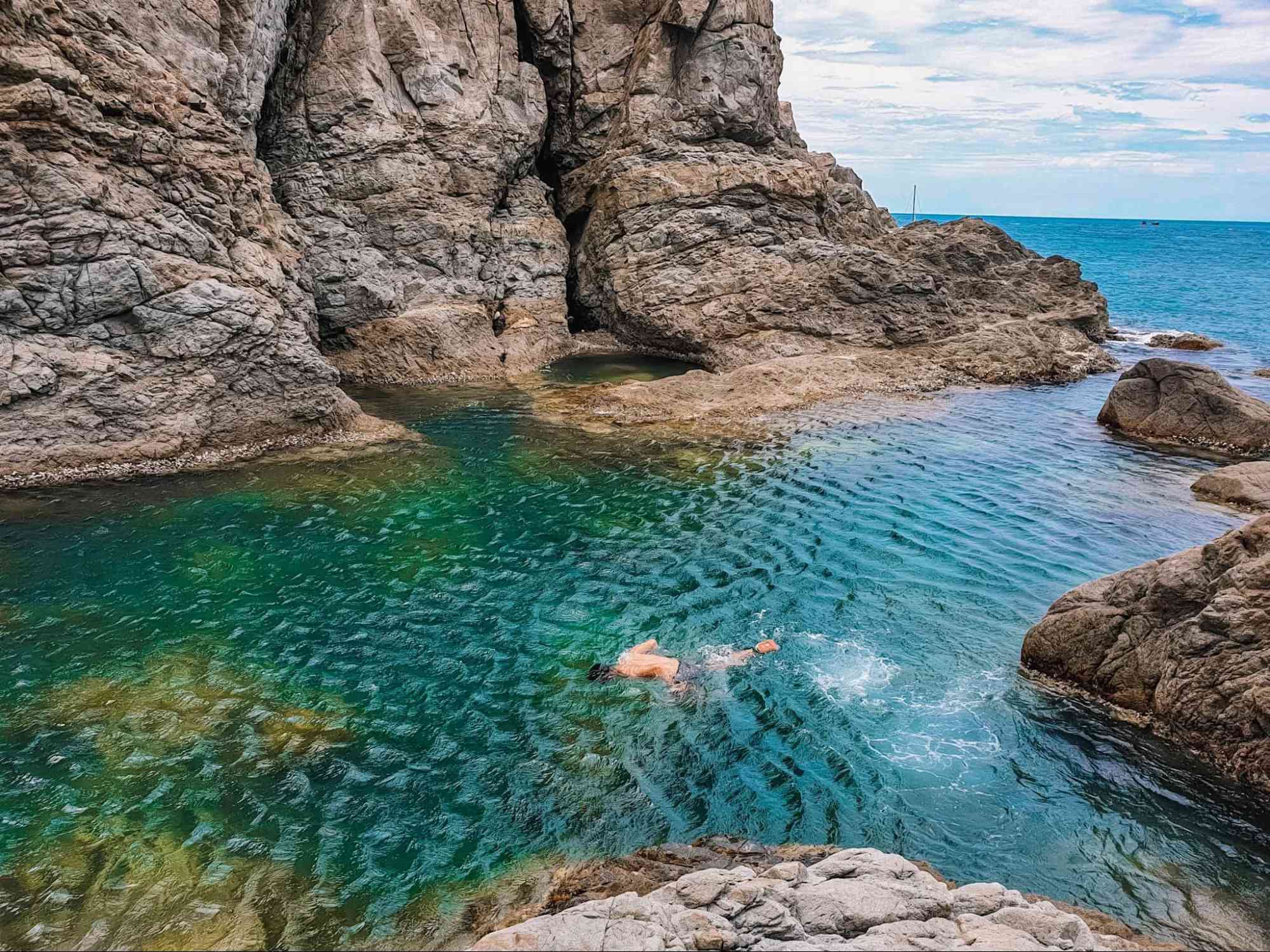 Mũi Nghê Đà Nẵng viên ngọc hoang sơ nơi bình minh chạm biển