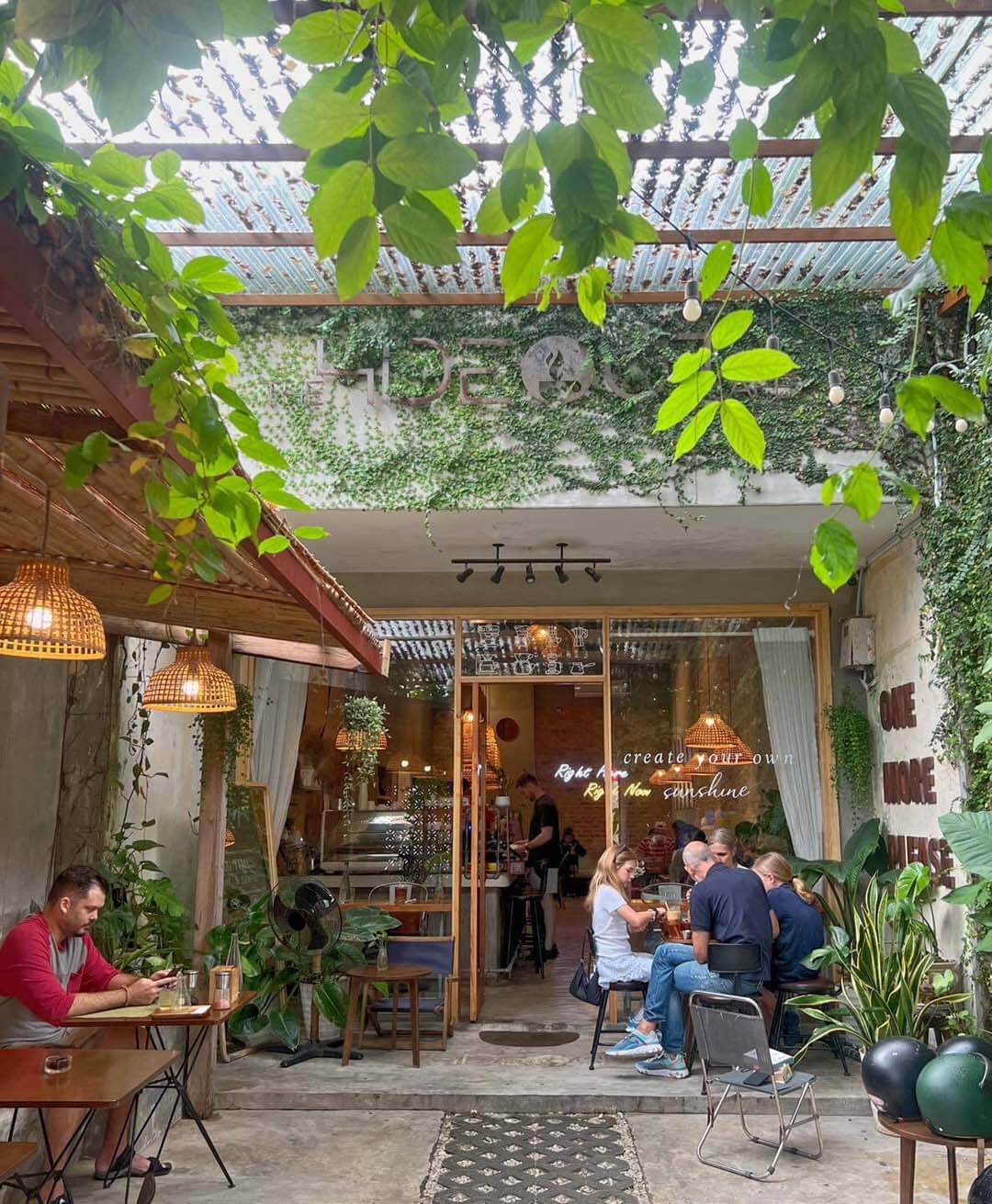 Top 10 Quán Cafe Đường Nguyễn Văn Thoại Đà Nẵng Đẹp Ngất Ngây Giữa Phố Biển