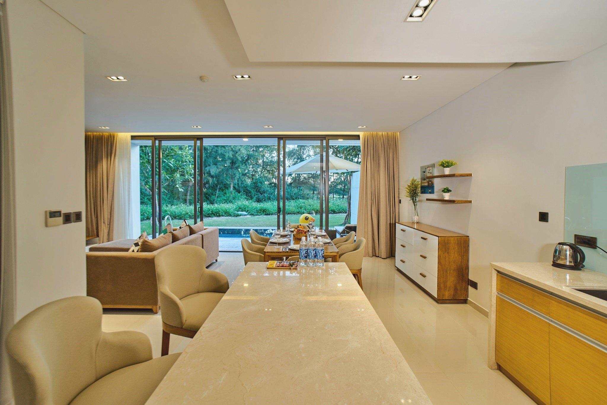 Top 12 khách sạn gần làng bích họa đà nẵng có không gian nghỉ dưỡng bên bờ biển tuyệt đẹp