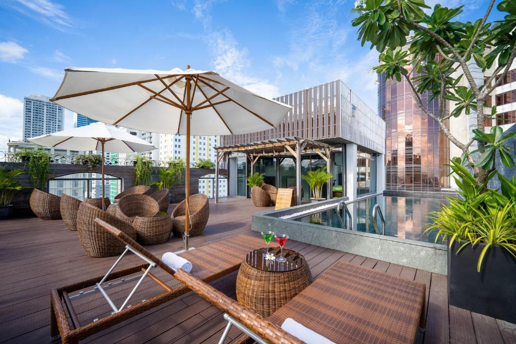 Top 12 khách sạn gần novotel đà nẵng cho chuyến du lịch trung tâm