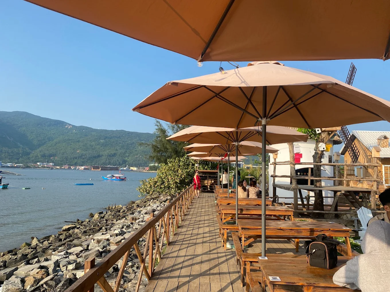 Top 12 Quán Cafe View Biển Đà Nẵng Đẹp Mê Hồn Cho Ngày Chill Đúng Nghĩa