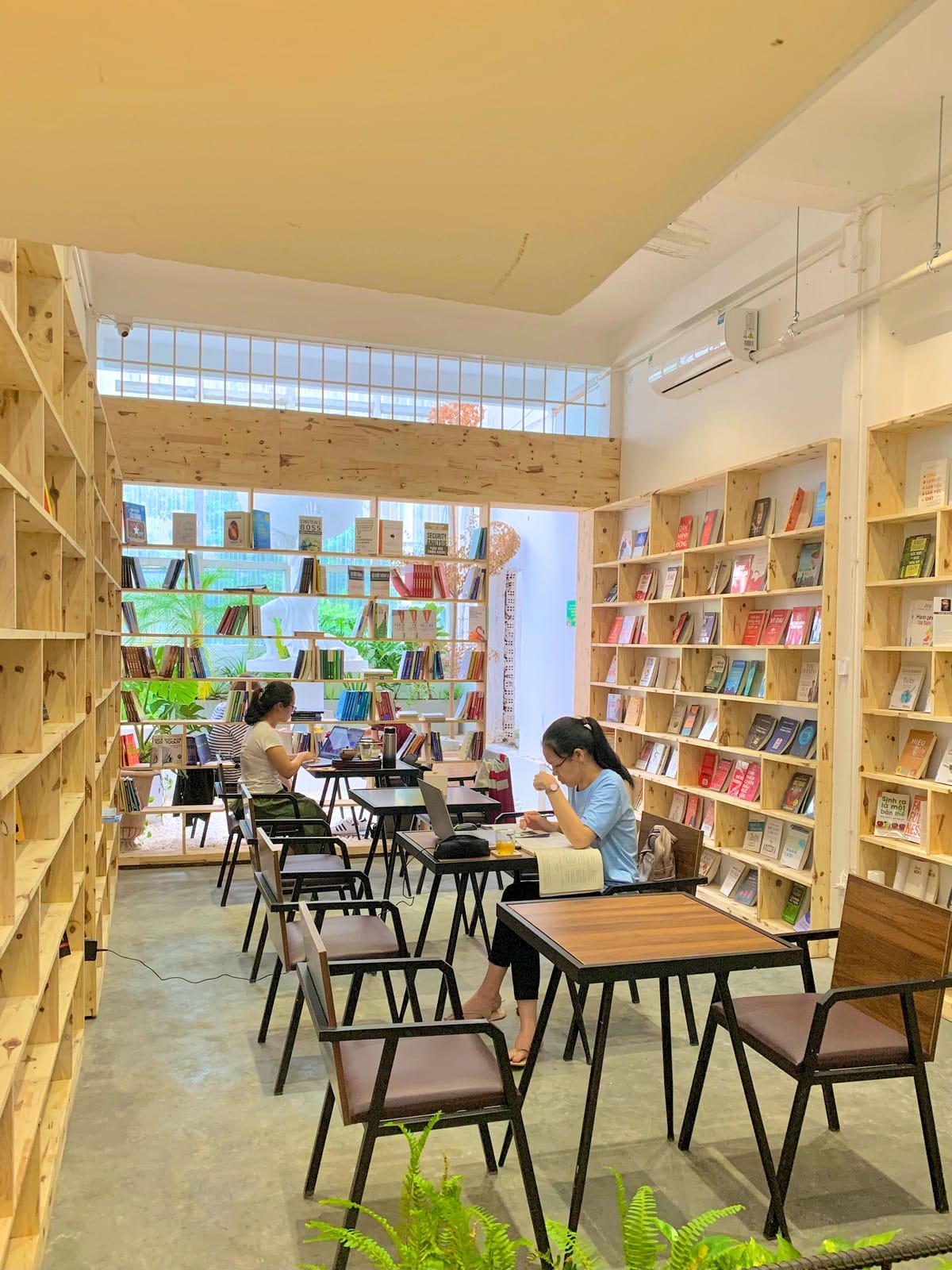 Top 15 Quán Cafe Đẹp Gần Cầu Rồng Với View Sông Hàn Đáng Ghé Khi Đến Đà Nẵng