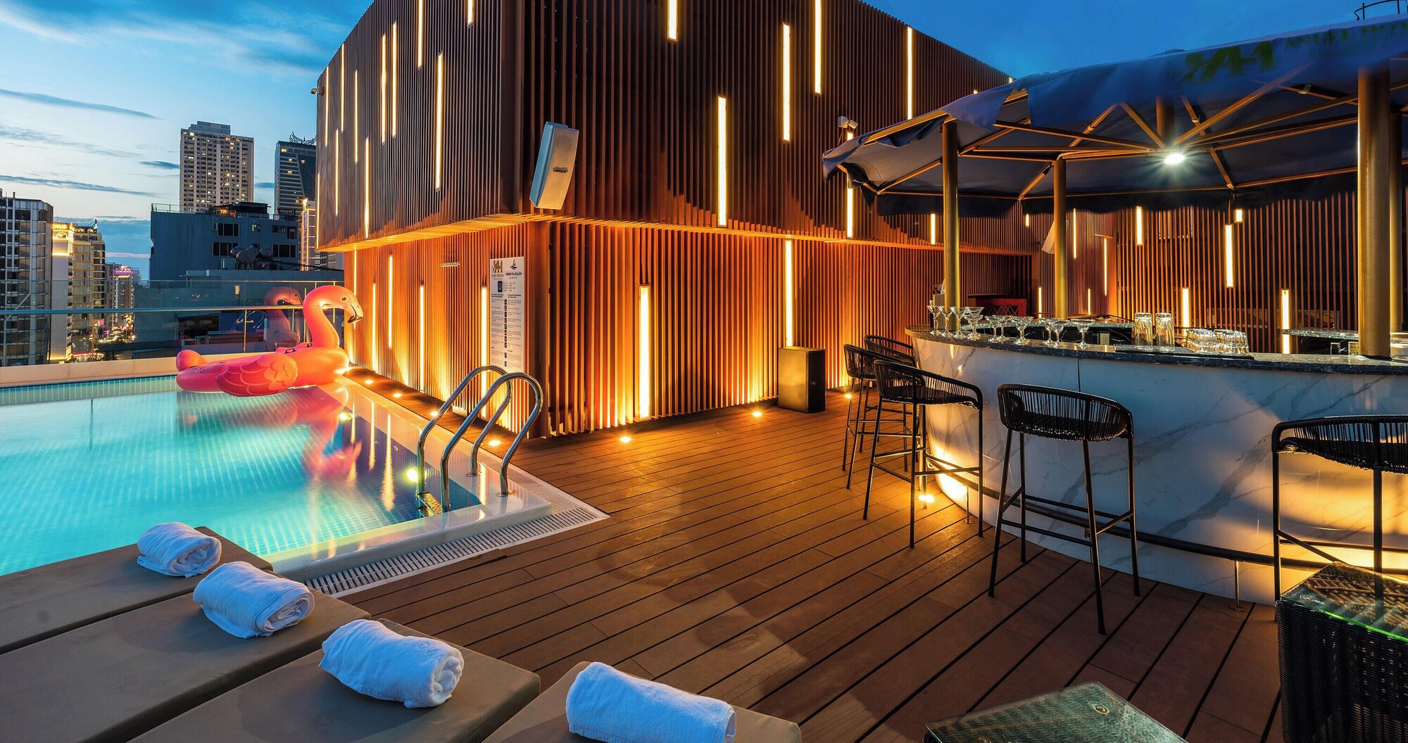Angel Hotels Beach Danang Review Chi Tiết: Trải Nghiệm Lưu Trú Gần Biển Mỹ Khê Có Gì Đáng Chú Ý?