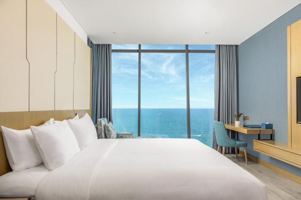 Awaken Danang Hotel Review 2026: Trải nghiệm nghỉ dưỡng bên bãi biển Mỹ Khê có gì đáng chú ý?