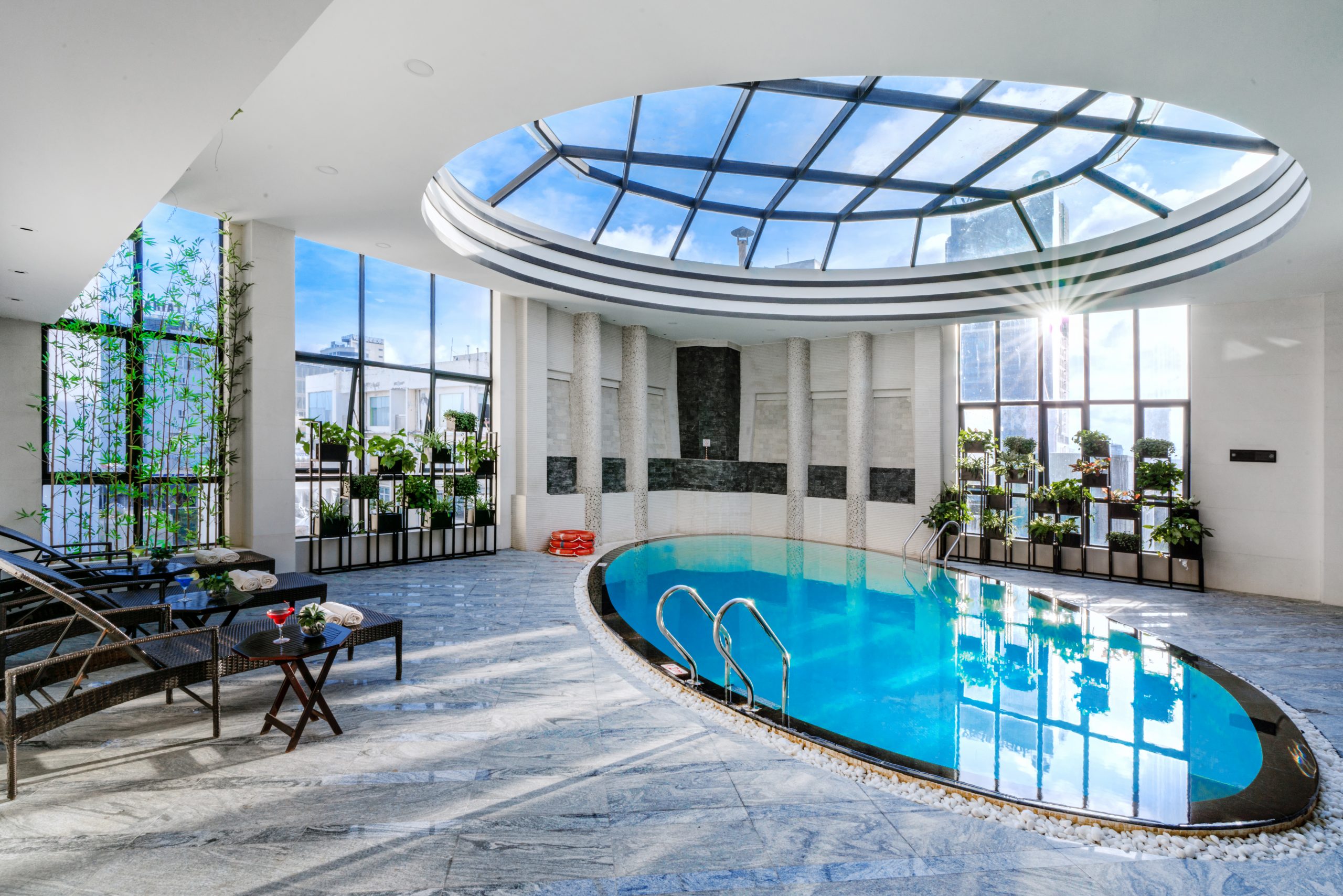 Brilliant Hotel Review Chi Tiết Khách Sạn 4 Sao Ven Sông Hàn Tại Đà Nẵng