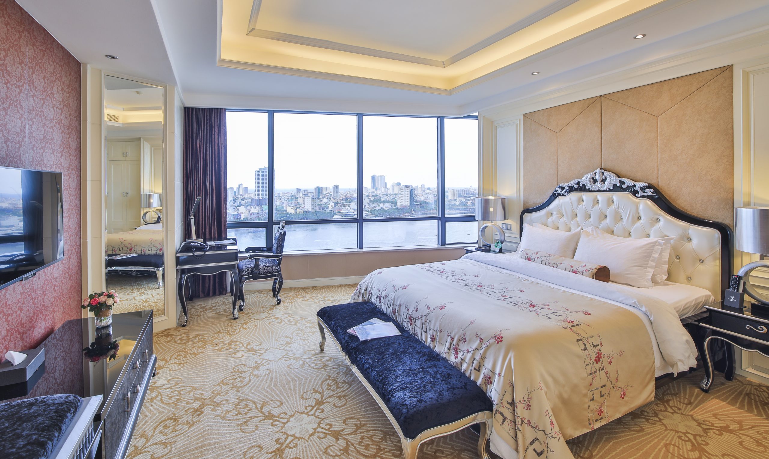 Brilliant Hotel Review Chi Tiết Khách Sạn 4 Sao Ven Sông Hàn Tại Đà Nẵng