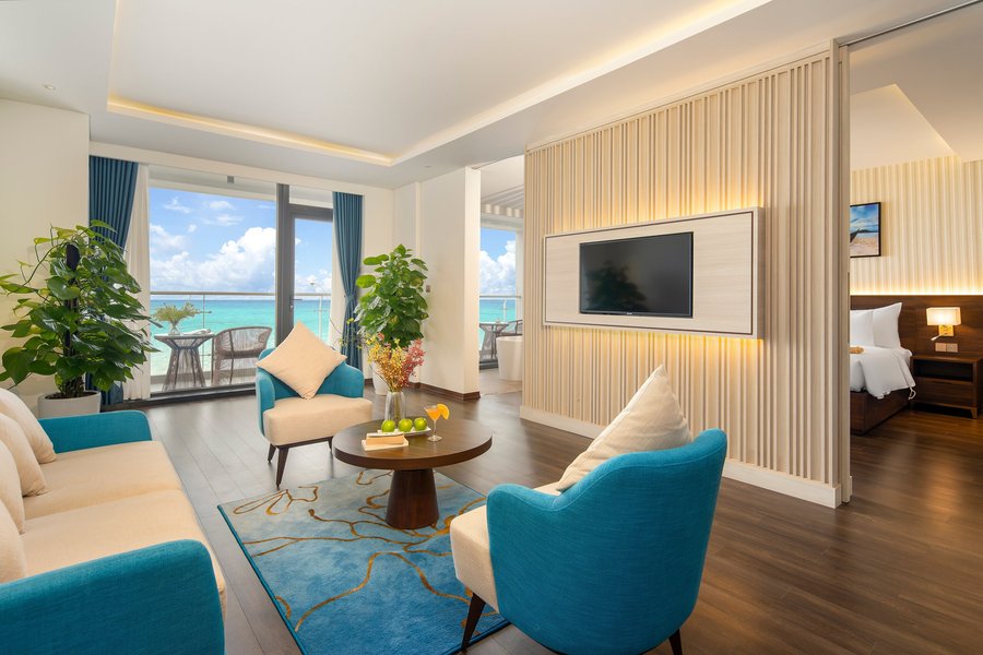 Canvas Danang Beach Hotel Review Chi Tiết 2026 – Trải Nghiệm Lưu Trú Sát Biển Đà Nẵng