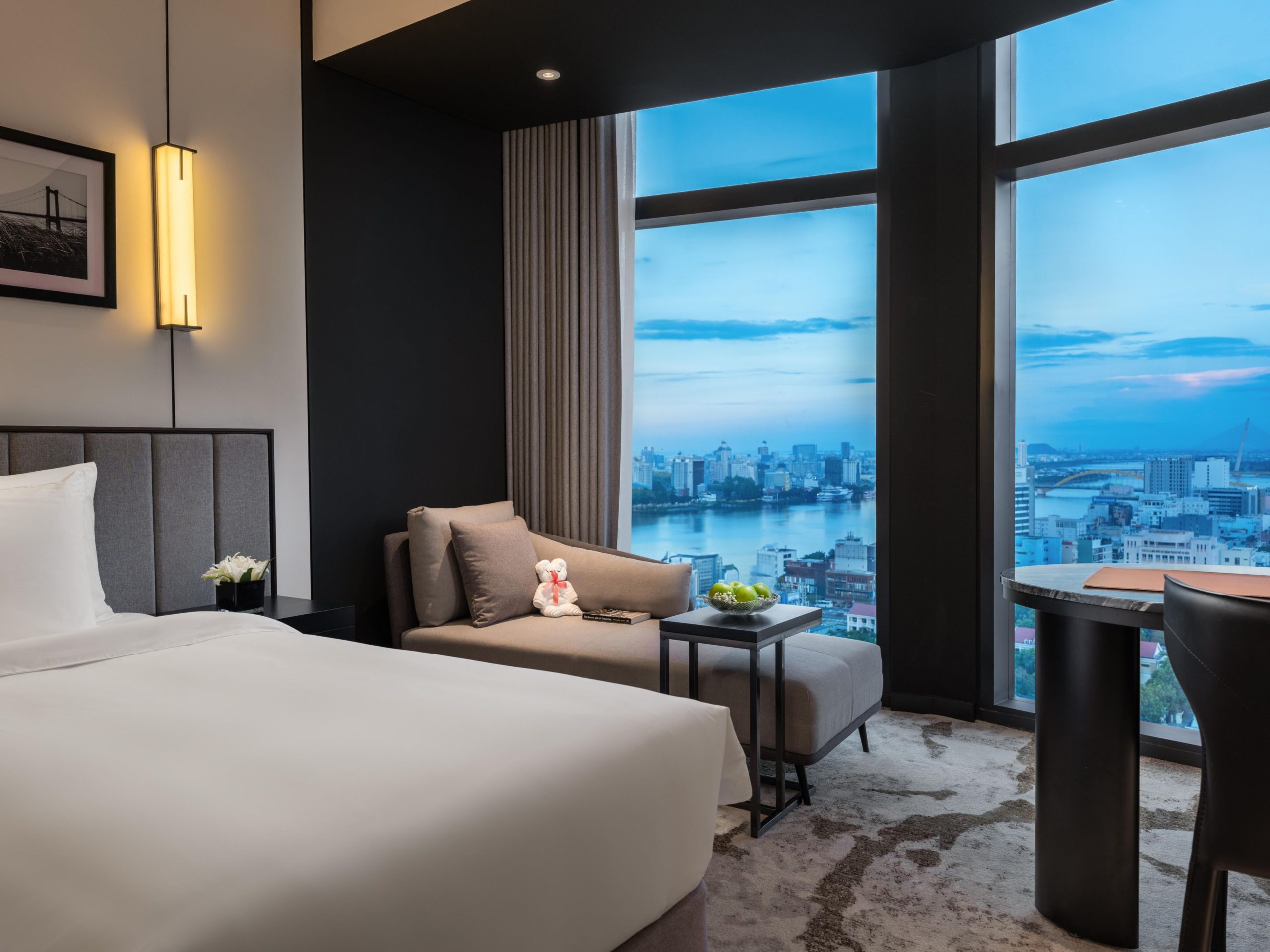 Crowne Plaza Danang, an IHG Hotel Review Chi Tiết 2026: Trải Nghiệm Nghỉ Dưỡng Ven Biển Đà Nẵng