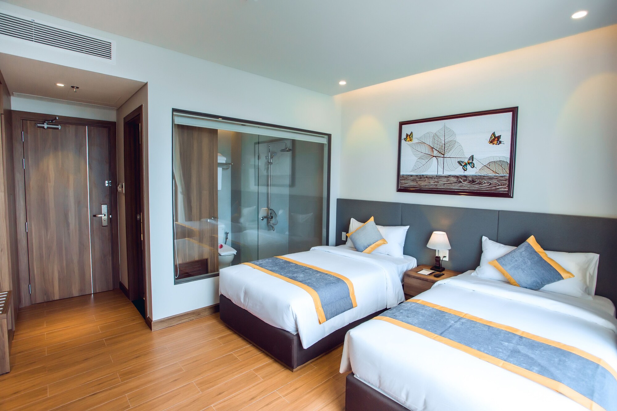 Glamour Hotel Da Nang Review Chi Tiết 2026 – Trải Nghiệm Lưu Trú Bên Bờ Sông Hàn