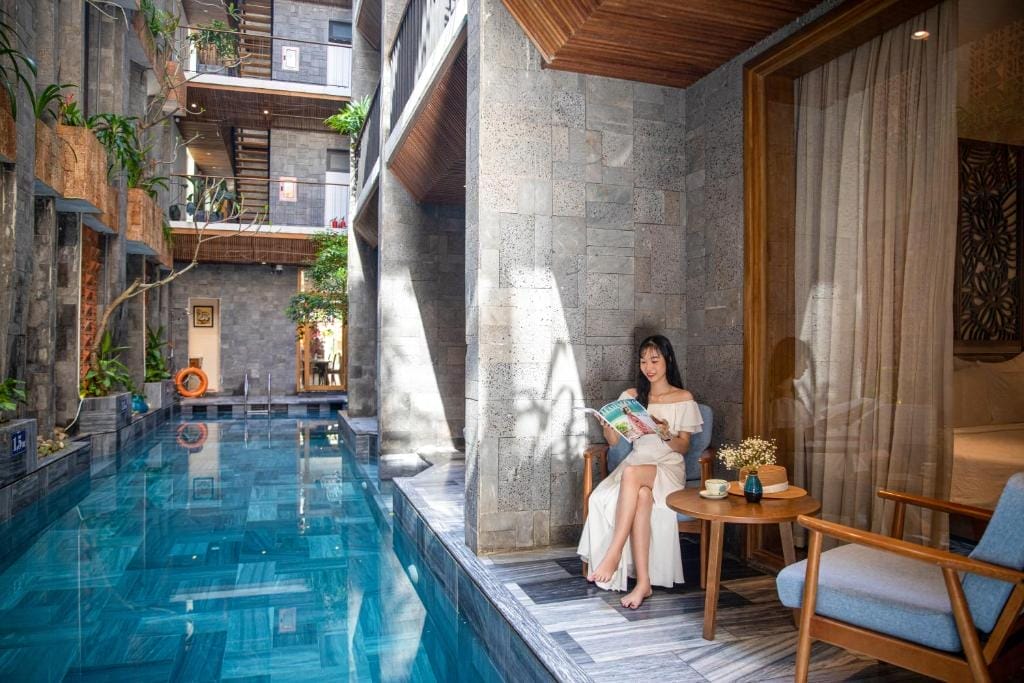 Golden Rose Hotel Danang Review Chi Tiết: Trải Nghiệm Lưu Trú Gần Biển Mỹ Khê Đáng Tham Khảo