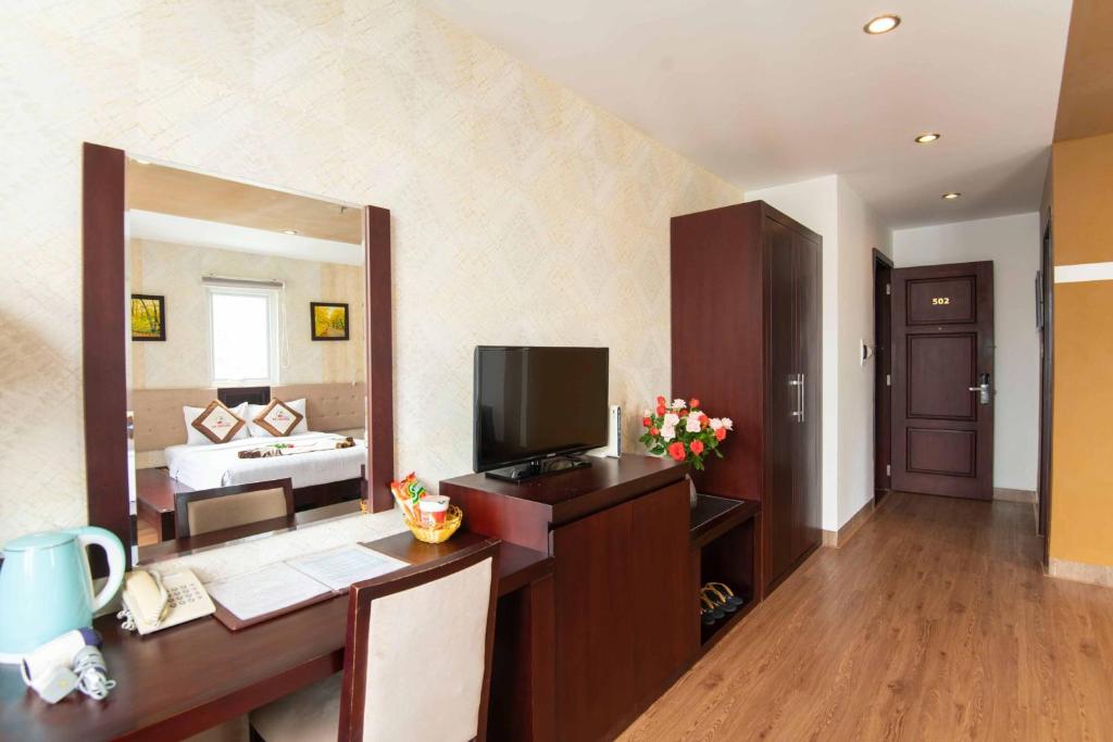 Hoang Sa Hotel Da Nang Review Chi Tiết: Trải Nghiệm Lưu Trú Gần Biển Sơn Trà