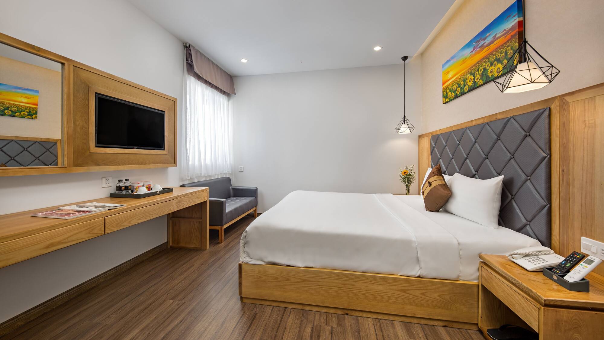 Khách sạn Grand Sunrise Boutique Review Chi Tiết 2026: Trải Nghiệm Lưu Trú Gần Biển Mỹ Khê