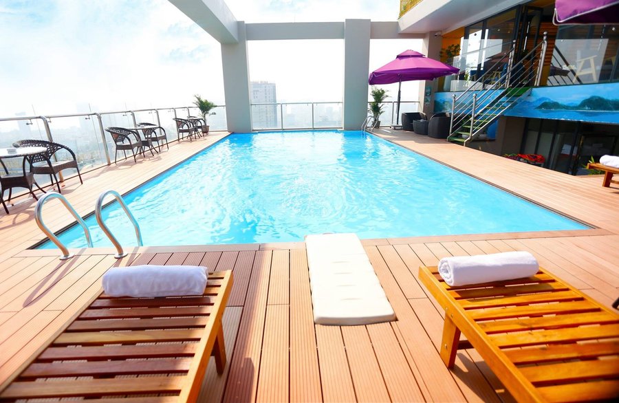 Khách sạn Luxtery Review Chi Tiết 2026: Trải Nghiệm Lưu Trú Gần Biển Mỹ Khê Có Gì Nổi Bật?