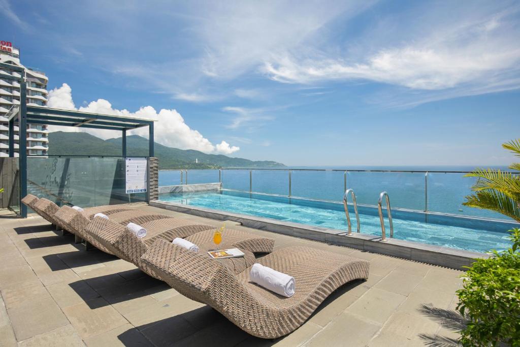 Mangata Beachfront Hotel Review Chi Tiết 2026: Trải Nghiệm Nghỉ Dưỡng Sát Biển Có Gì Đáng Chú Ý?