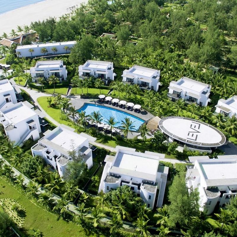 Melia Danang Beach Resort review: Kỳ nghỉ ven biển có gì đáng trải nghiệm?