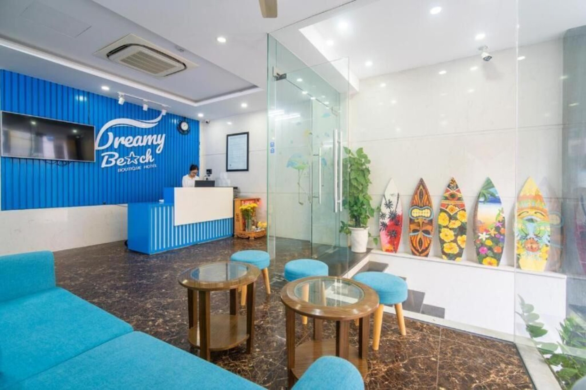 Review Dreamy Beach Boutique Hotel – Khách sạn gần biển Mỹ Khê với không gian lưu trú gọn gàng, thuận tiện tại Đà Nẵng
