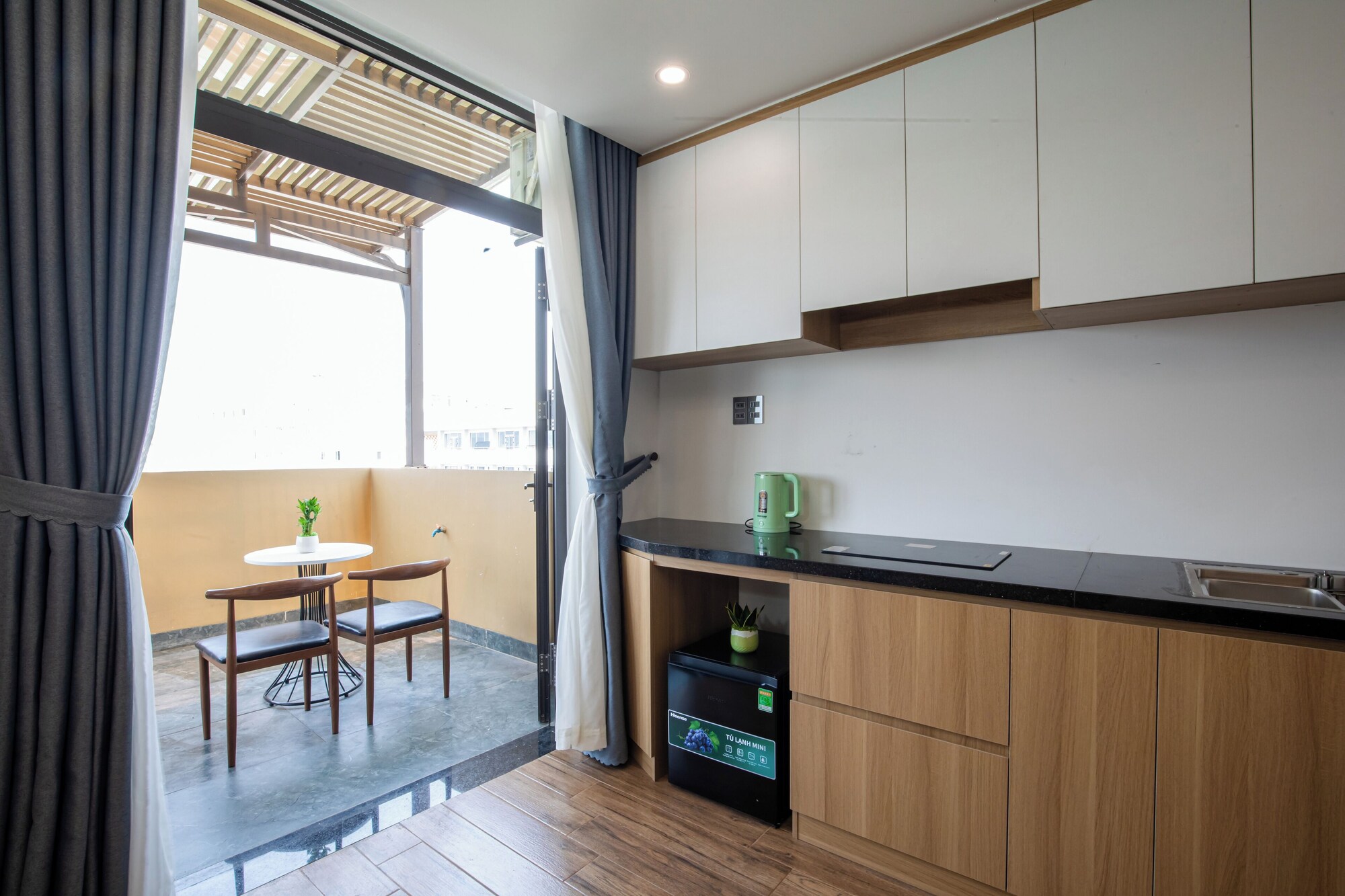 Review FIRST Studio Hotel Da Nang: khách sạn studio 2.5 sao gần Helio Center và Asia Park