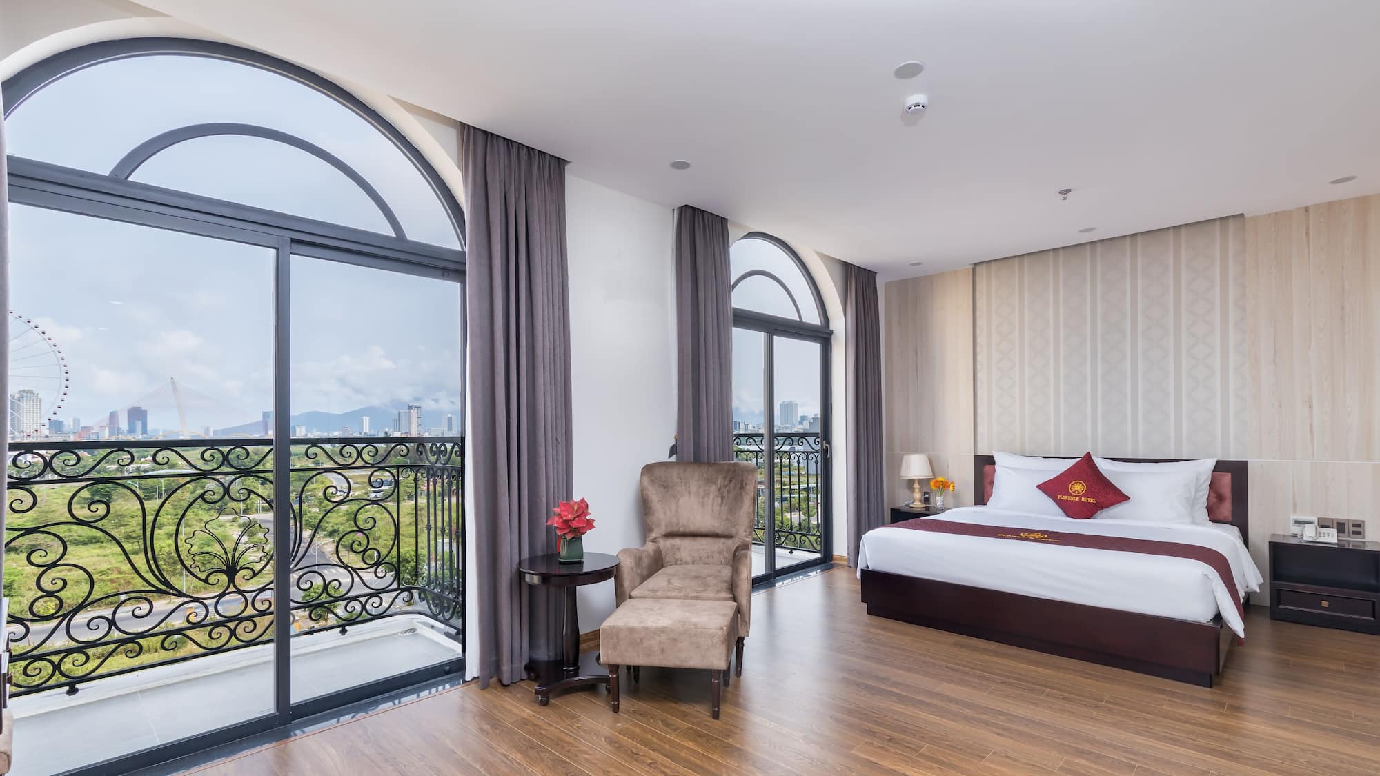 Review Florence Hotel: khách sạn 4 sao gần Helio Center, Asia Park và biển Mỹ Khê