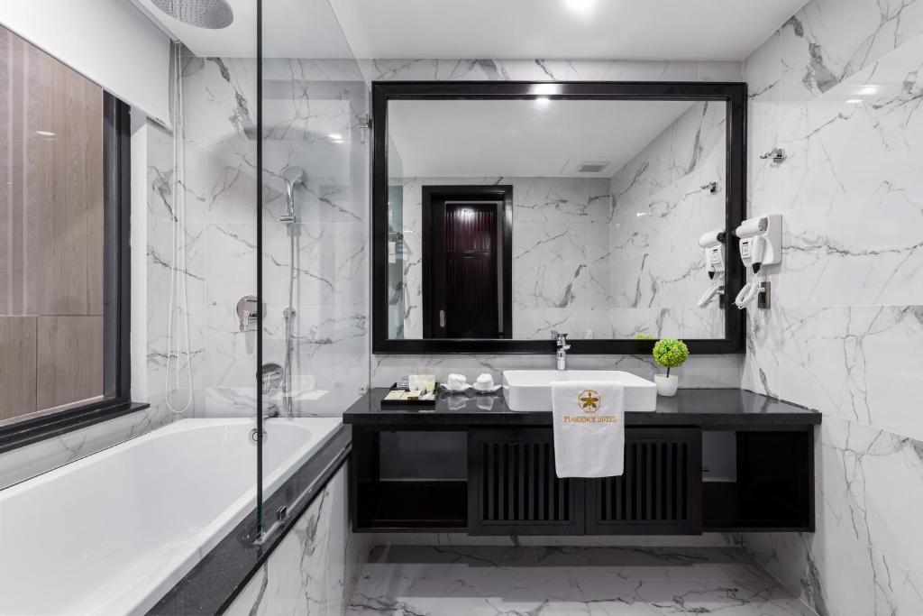 Review Florence Hotel: khách sạn 4 sao gần Helio Center, Asia Park và biển Mỹ Khê