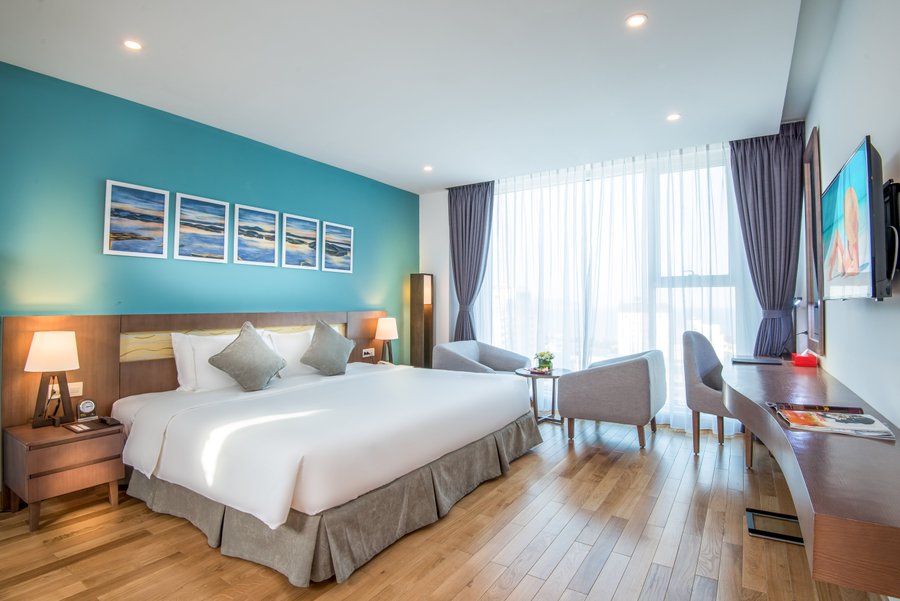 Review Royal Lotus Hotel Da Nang: Trải Nghiệm Lưu Trú 4 Sao Gần Biển Mỹ Khê Có Gì Nổi Bật?