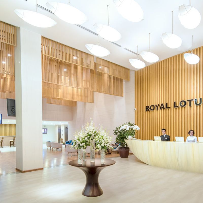 Review Royal Lotus Hotel Da Nang: Trải Nghiệm Lưu Trú 4 Sao Gần Biển Mỹ Khê Có Gì Nổi Bật?
