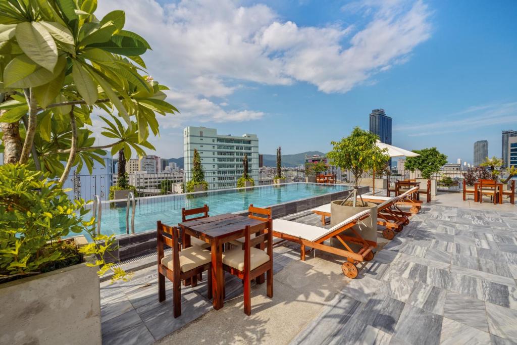 Review Vernal Hotel & Apartment Da Nang: căn hộ hiện đại gần Cầu Rồng, Mỹ Khê và Chợ Hàn