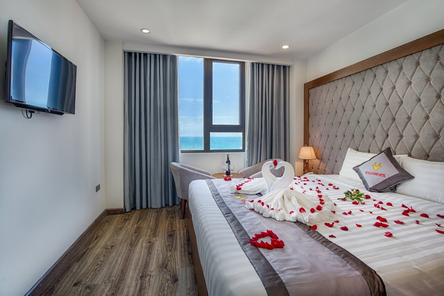 Royal Charm Hotel Review 2026 – Đánh Giá Chi Tiết Khách Sạn Gần Biển Mỹ Khê Đà Nẵng