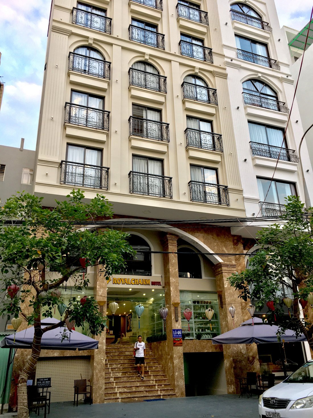 Royal Charm Hotel Review 2026 – Đánh Giá Chi Tiết Khách Sạn Gần Biển Mỹ Khê Đà Nẵng