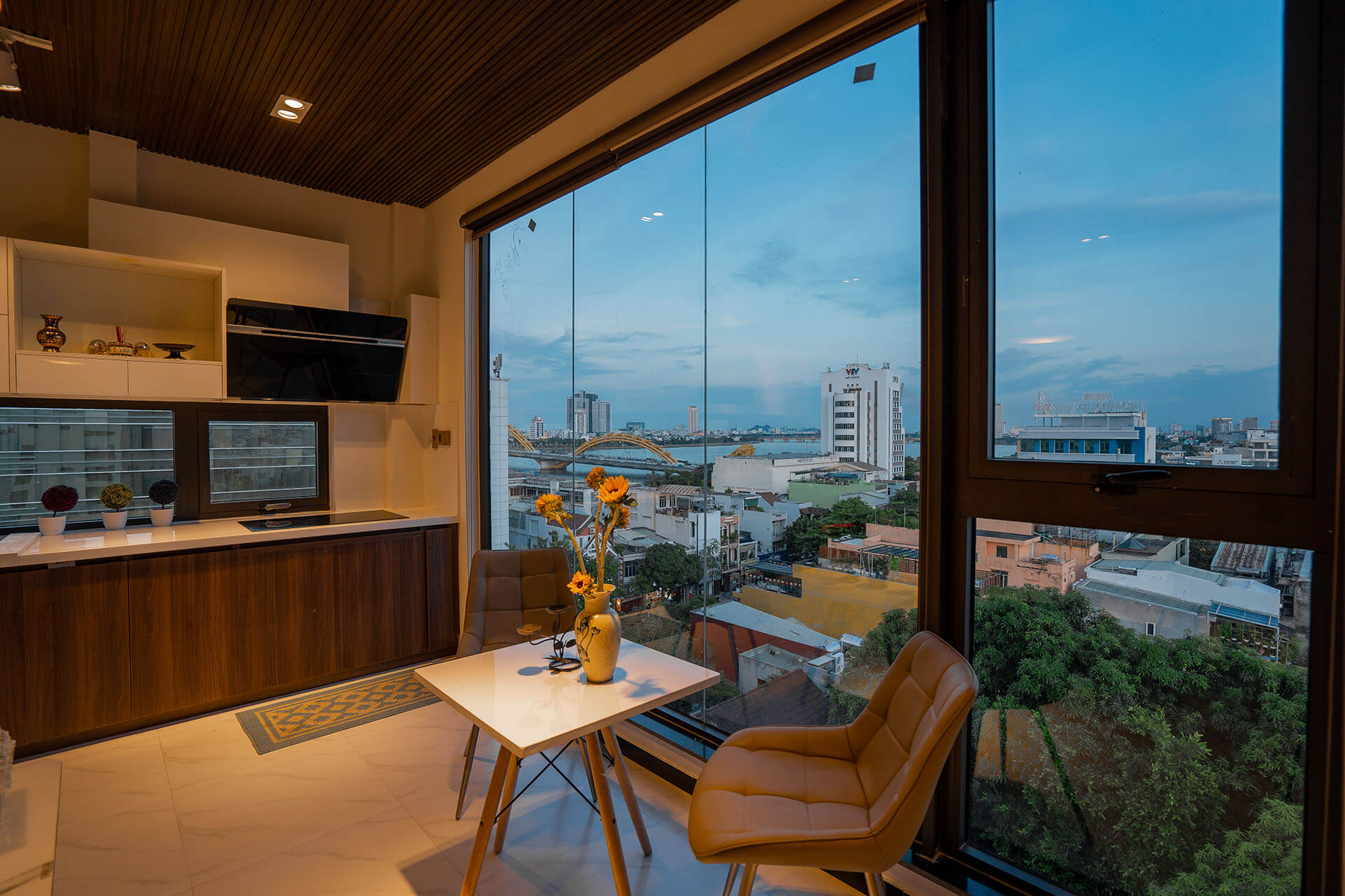 Dragon View Riverfront Hotel Review Chi Tiết Khách Sạn Gần Sông Hàn Đáng Trải Nghiệm
