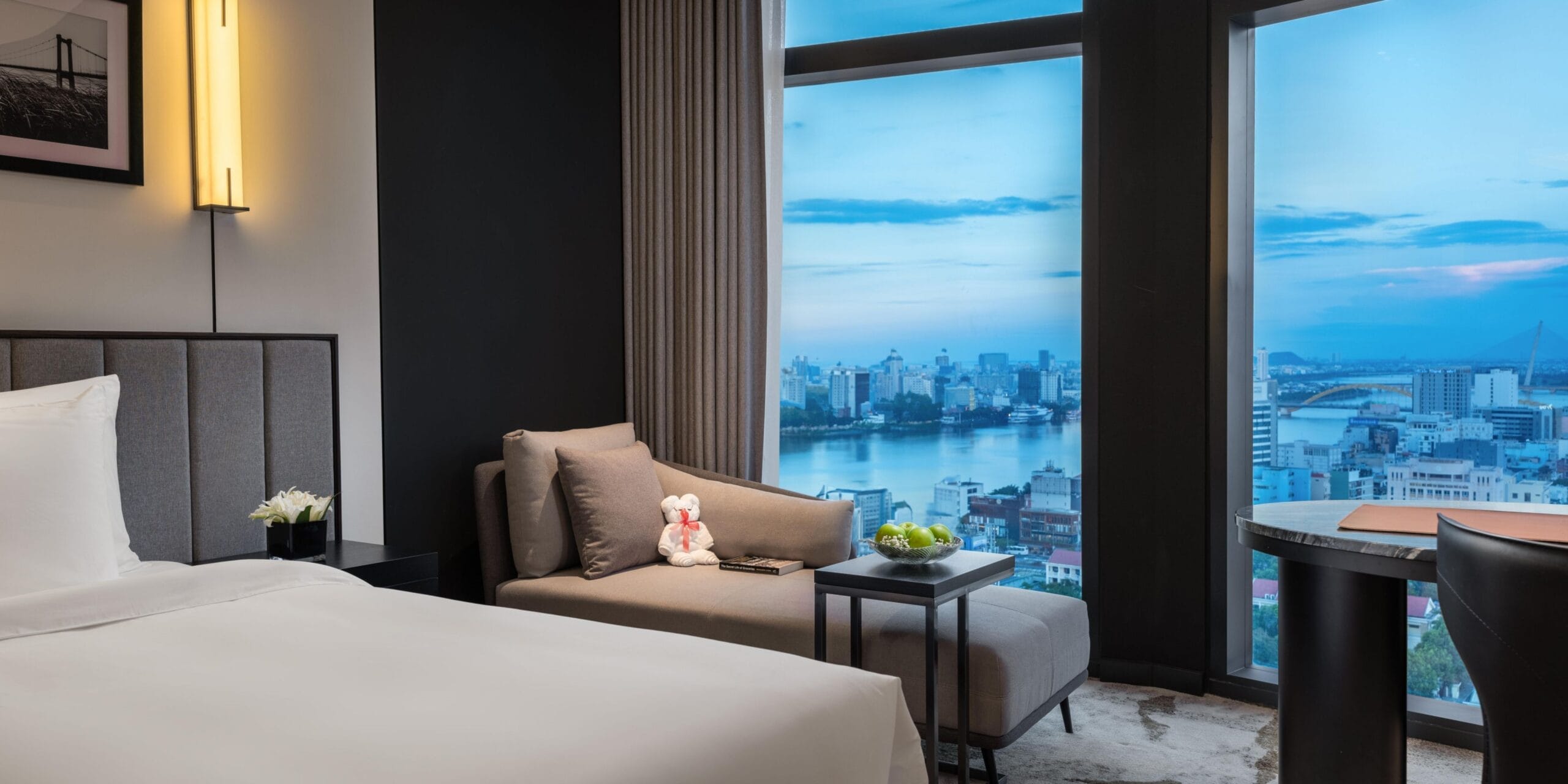Khách sạn Crowne Plaza DANANG CITY CENTRE, thuộc tập đoàn IHG Review Chi Tiết Khách Sạn Cao Cấp Giữa Trung Tâm Đà Nẵng