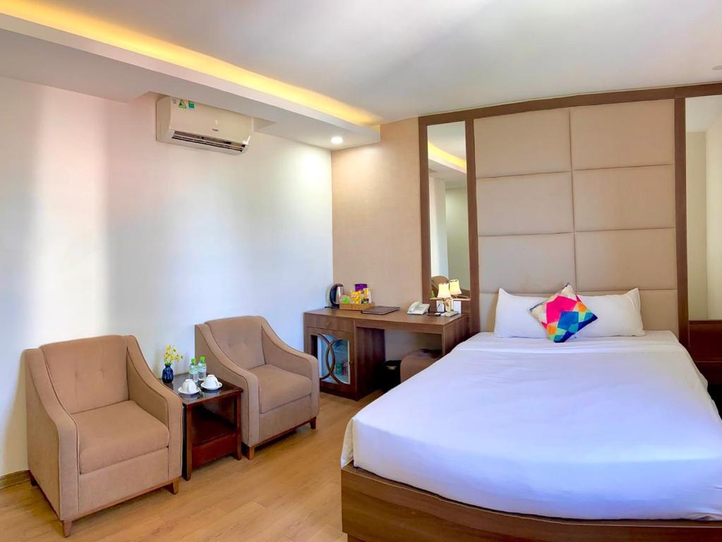 Pariat River Front Hotel Review Chi Tiết Khách Sạn Ven Sông Hàn Đáng Trải Nghiệm