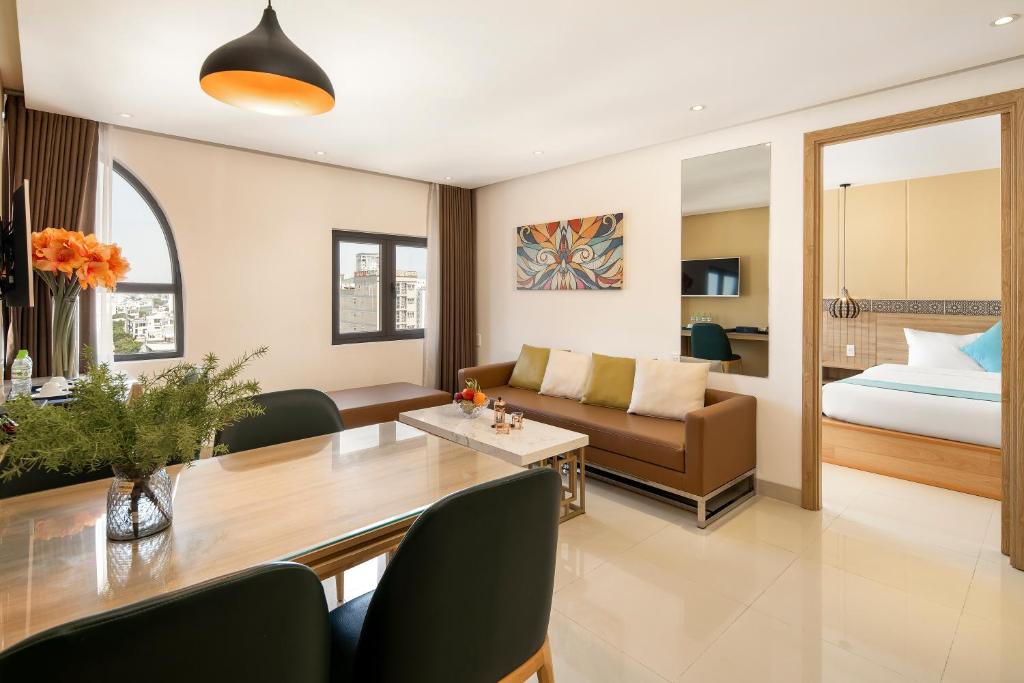 Review Golden Gate Hotel: Khách sạn 2 sao giá tốt tại trung tâm Hải Châu Đà Nẵng