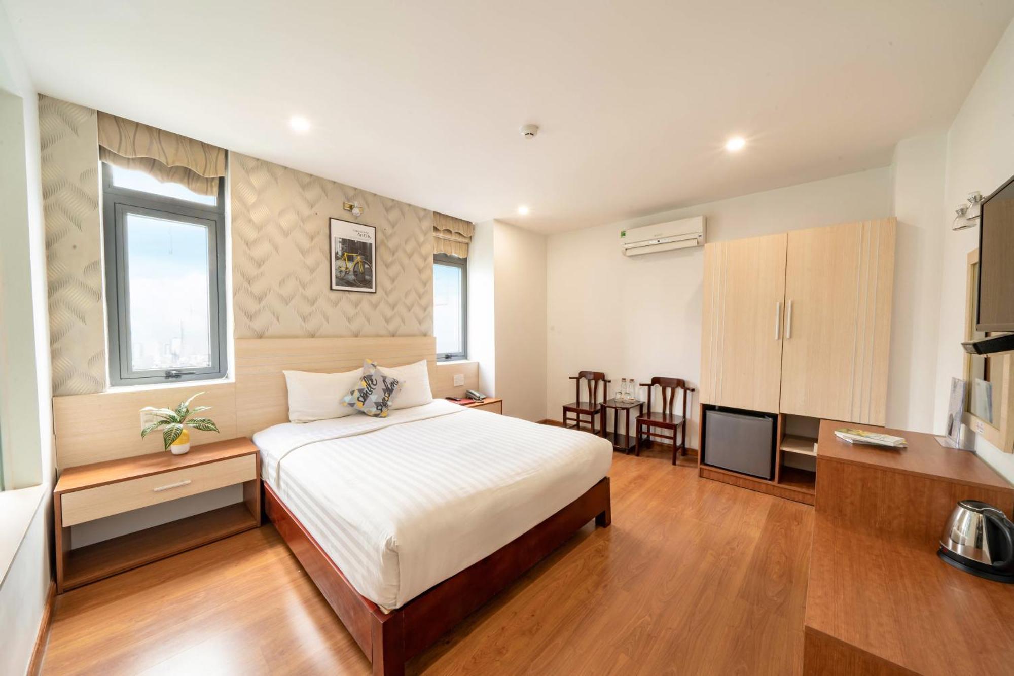 Review Happy Day Riverside Hotel & Spa Danang: Khách sạn trung tâm, giá mềm, view sông Hàn