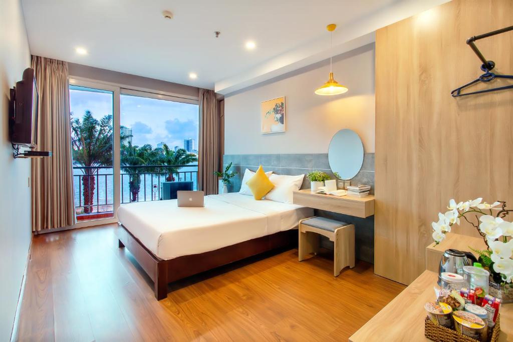Review Happy Day Riverside Hotel & Spa Danang: Khách sạn trung tâm, giá mềm, view sông Hàn