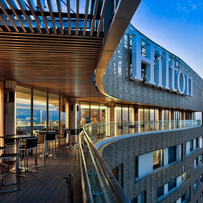 Review Hilton Đà Nẵng: khách sạn ven sông, phòng đẹp và tiện ích nổi bật