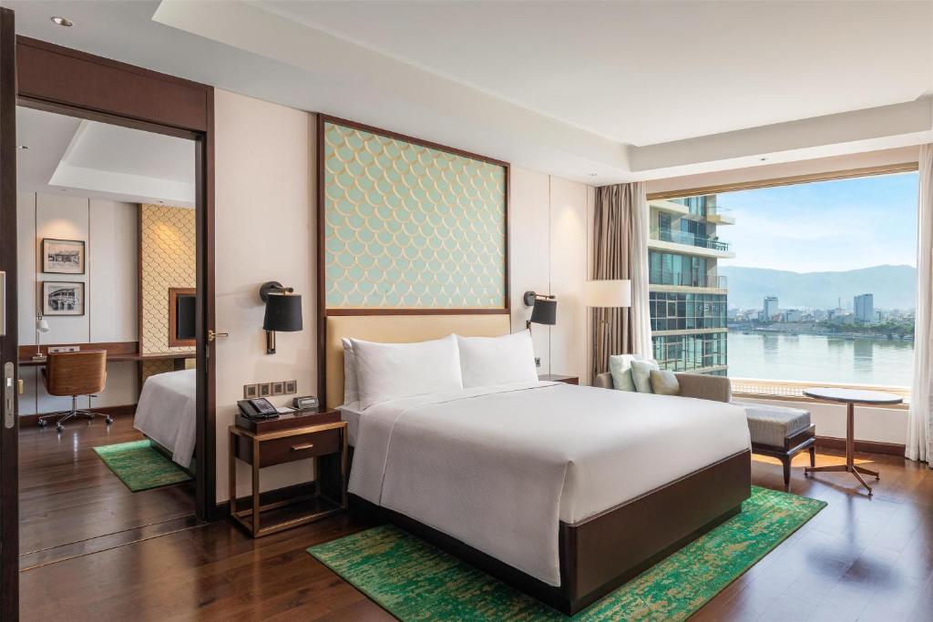 Review Hilton Đà Nẵng: khách sạn ven sông, phòng đẹp và tiện ích nổi bật