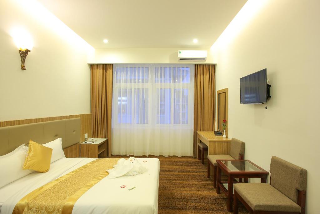 Review Khách sạn Red Palace-275 Nguyễn Tri Phương