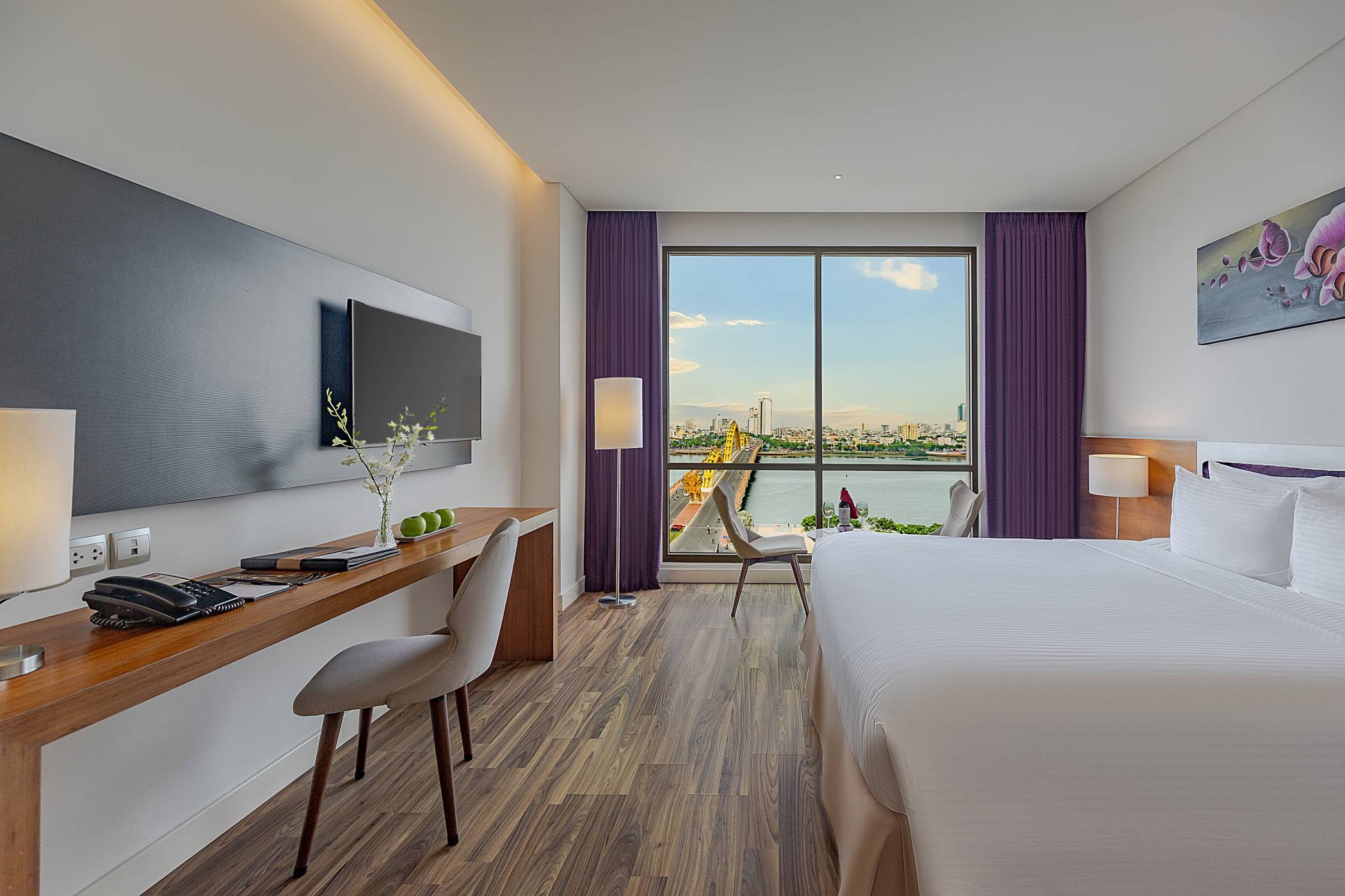 Review Khách sạn Vanda: vị trí trung tâm Đà Nẵng, view sông Hàn và cầu Rồng