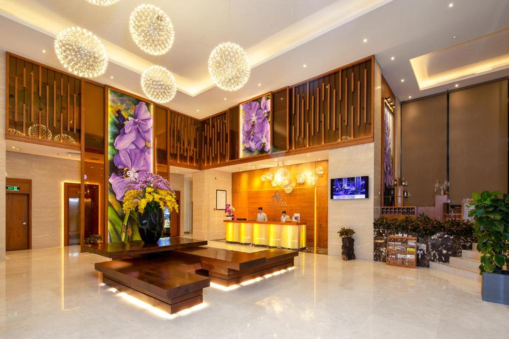 Review Khách sạn Vanda: vị trí trung tâm Đà Nẵng, view sông Hàn và cầu Rồng