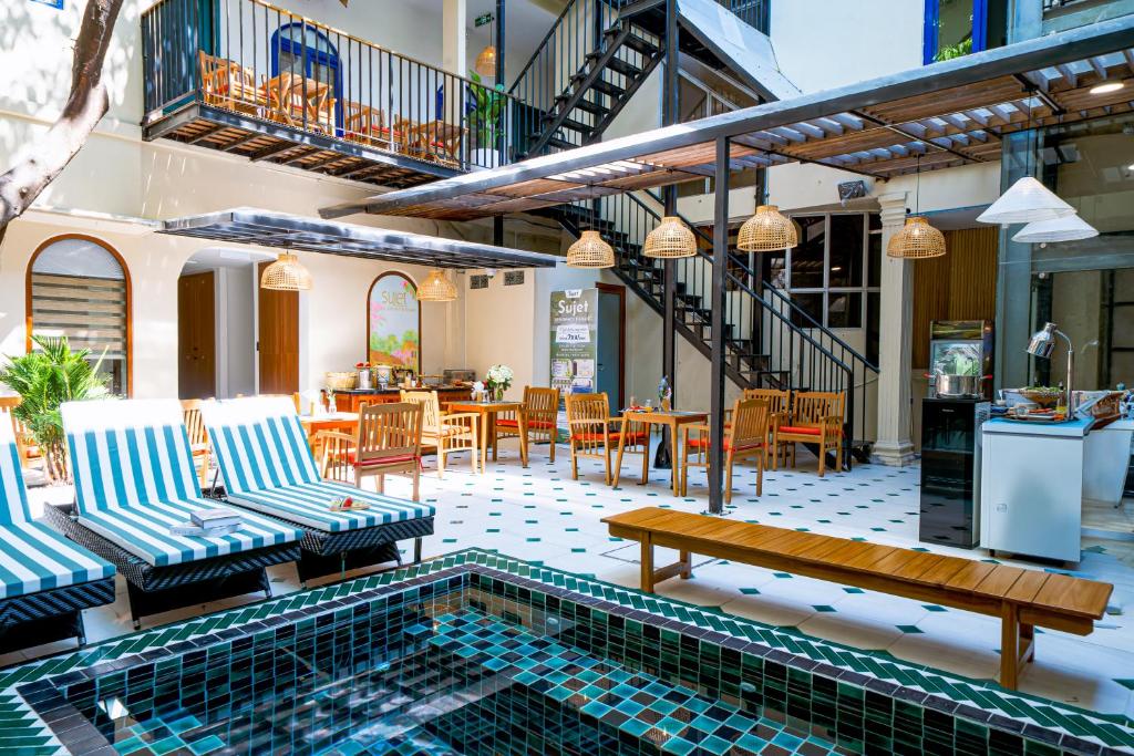 Review Sujet Hotel Da Nang: khách sạn 2 sao tiết kiệm tại Hải Châu, Đà Nẵng